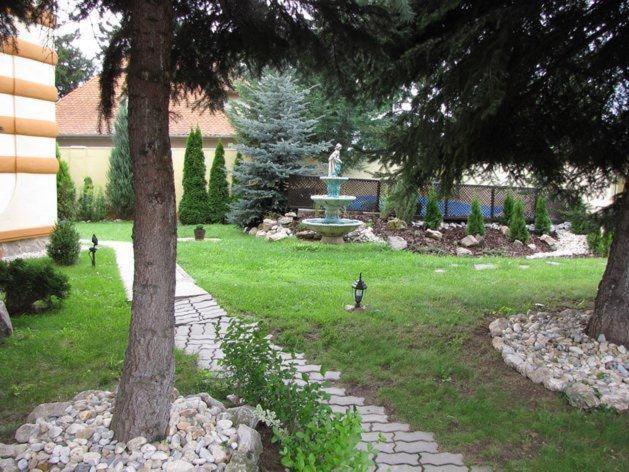 Hotel Zámok u Grofa Nitra Esterno foto